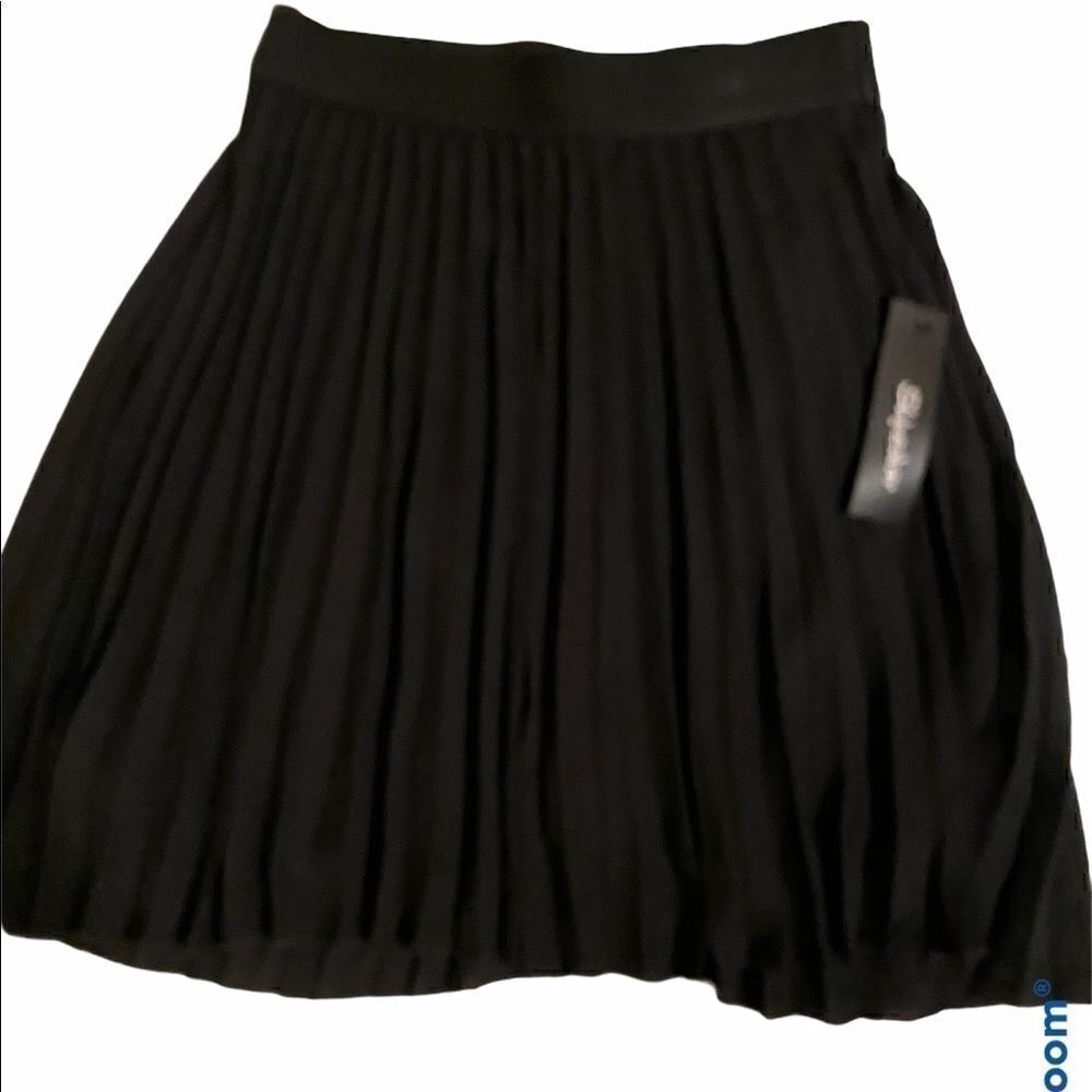 NWT Shinestar Womans Pleated Black Skirt
